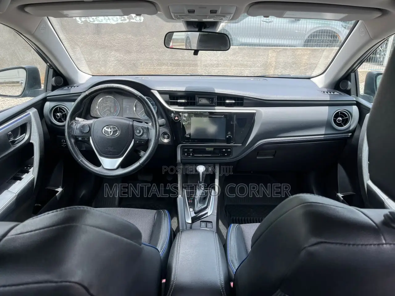 Toyota Corolla SE (1.8L 4cyl 2A) 2018 Gray