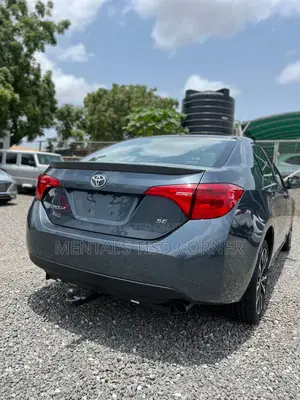 Toyota Corolla SE (1.8L 4cyl 2A) 2018 Gray