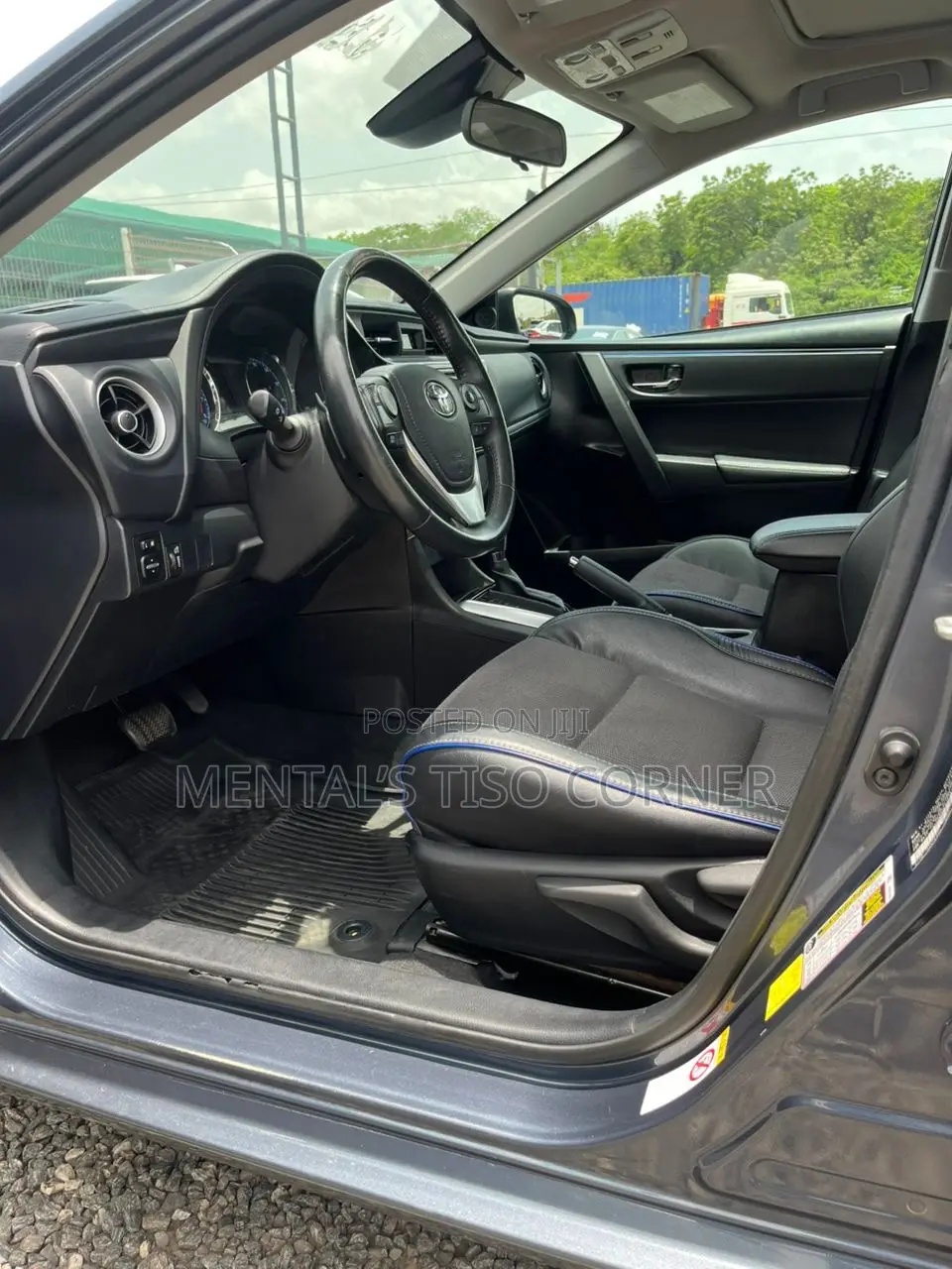 Toyota Corolla SE (1.8L 4cyl 2A) 2018 Gray
