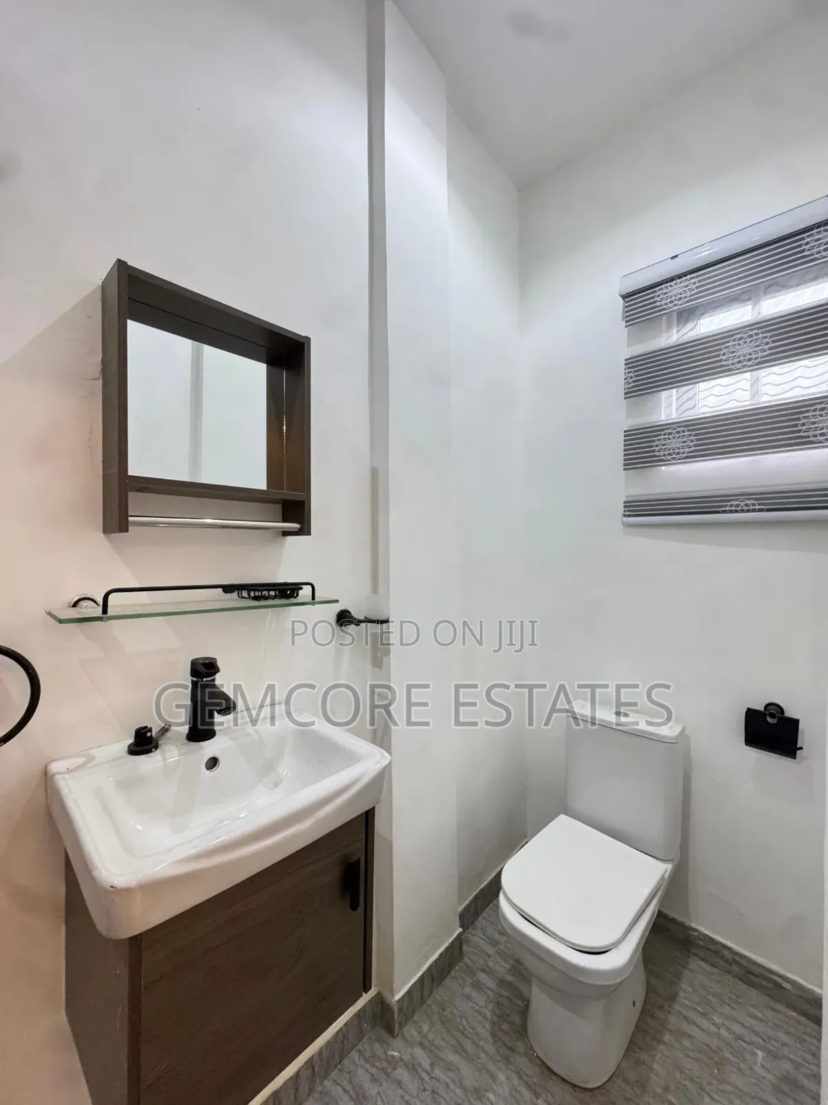 2bdrm Townhouse/Terrace in Nanakrom, Ashaley Botwe for sale