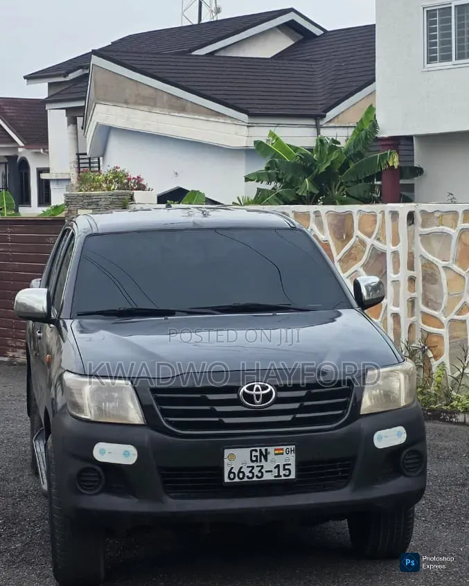 Toyota Hilux 2015 Black