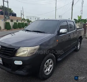 Toyota Hilux 2015 Black