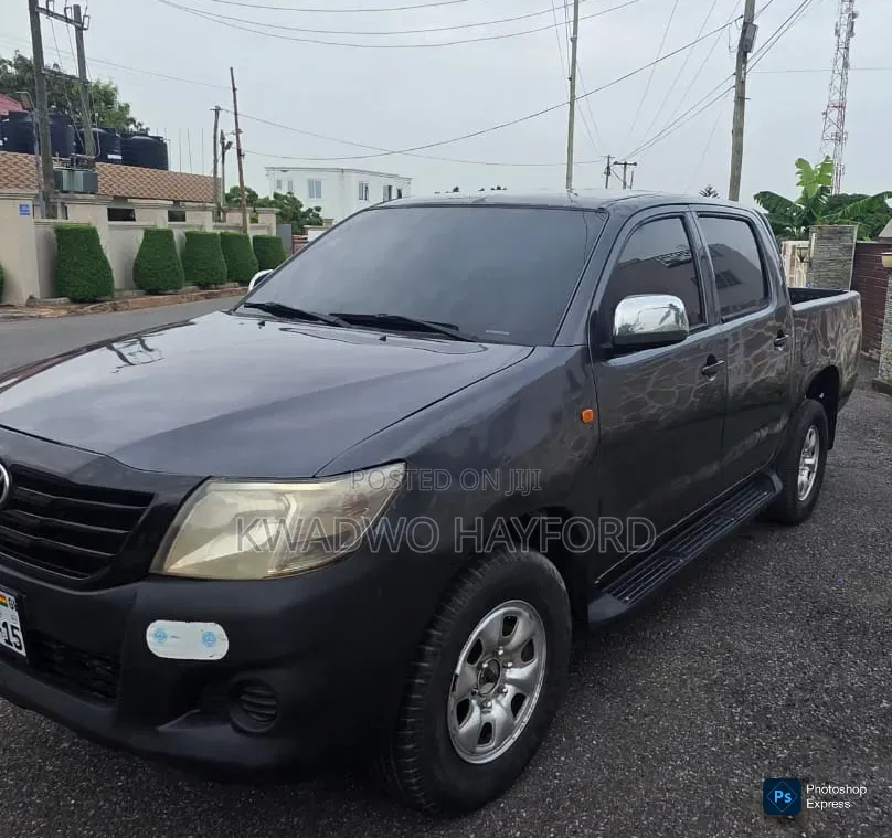 Toyota Hilux 2015 Black