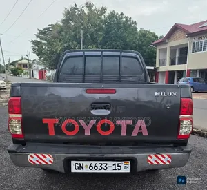 Toyota Hilux 2015 Black