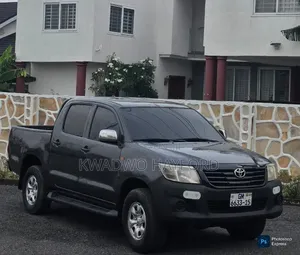 Toyota Hilux 2015 Black