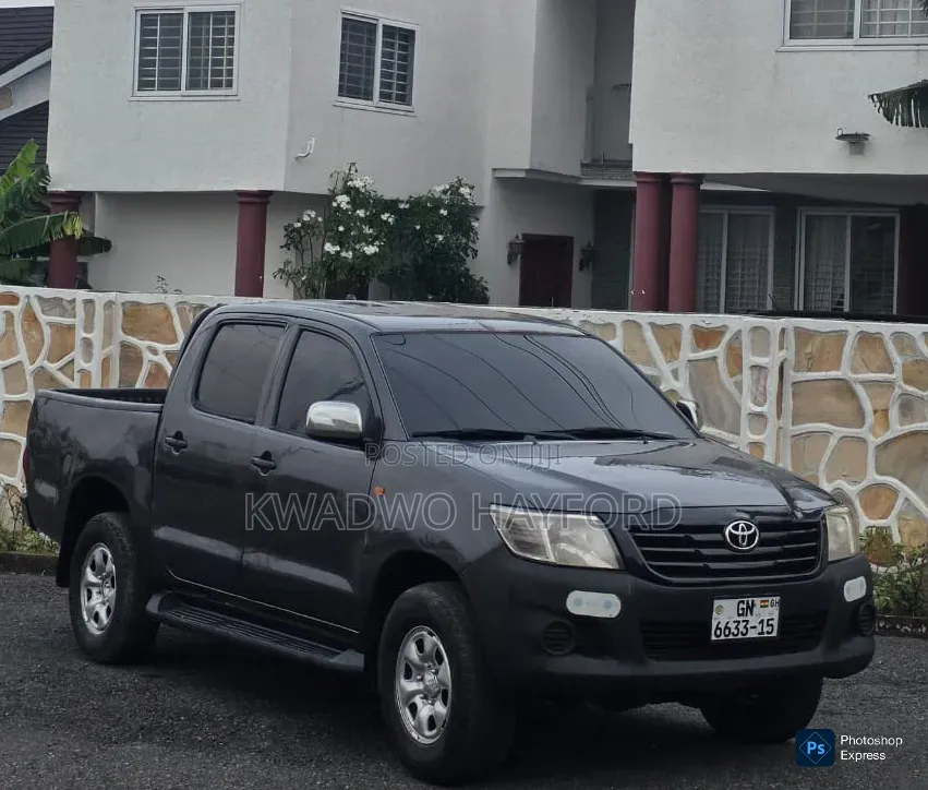 Toyota Hilux 2015 Black