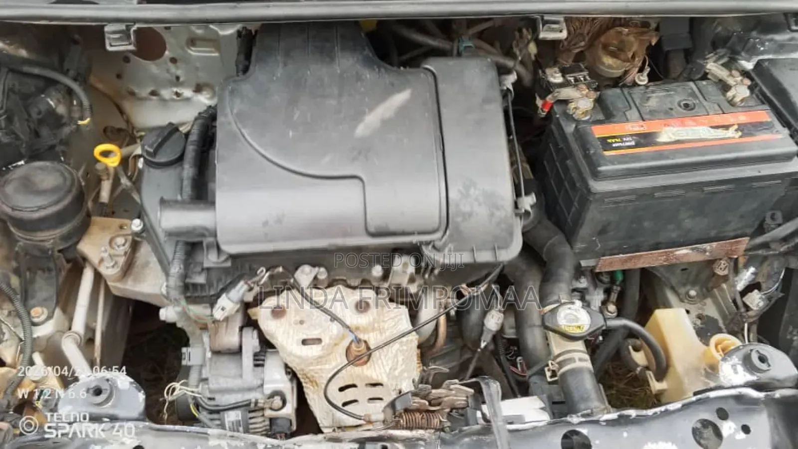 Toyota Vitz 2012 Silver
