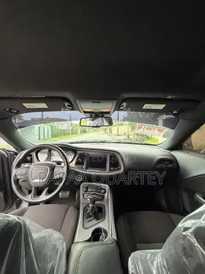 Dodge Challenger GT 2022 Brown