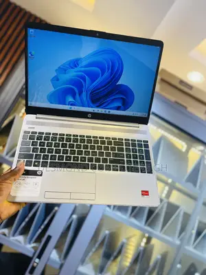 Laptop HP 15 8GB AMD Ryzen 3 SSD 256GB