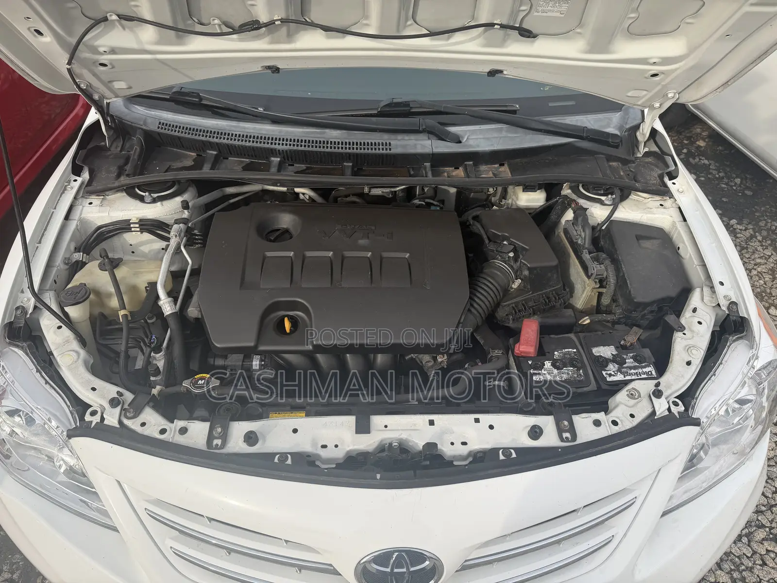Toyota Corolla LE 4dr Sedan (1.8L 4cyl 4A) 2013 White