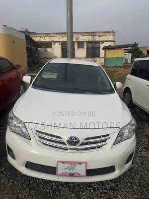 Toyota Corolla LE 4dr Sedan (1.8L 4cyl 4A) 2013 White