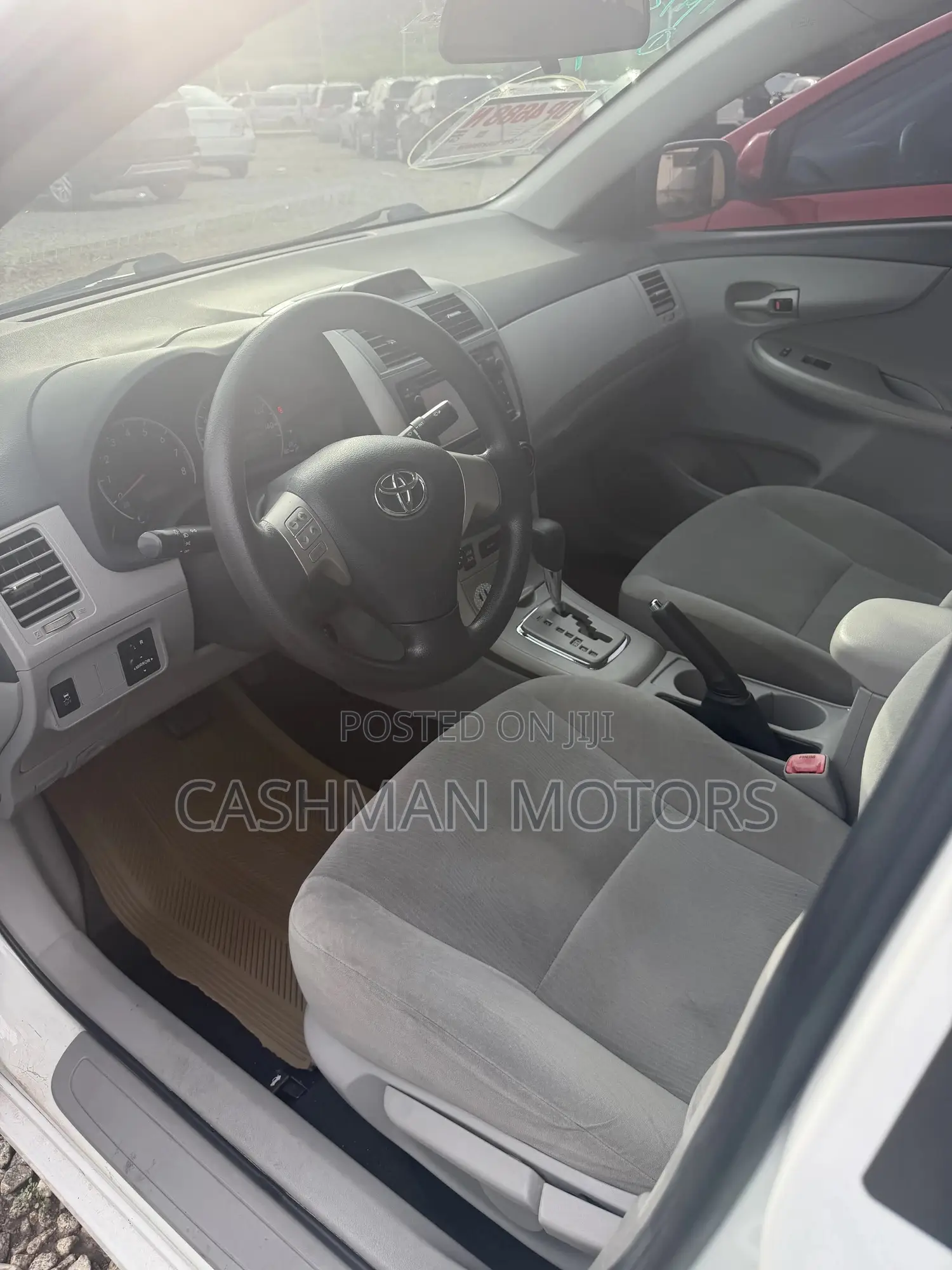 Toyota Corolla LE 4dr Sedan (1.8L 4cyl 4A) 2013 White