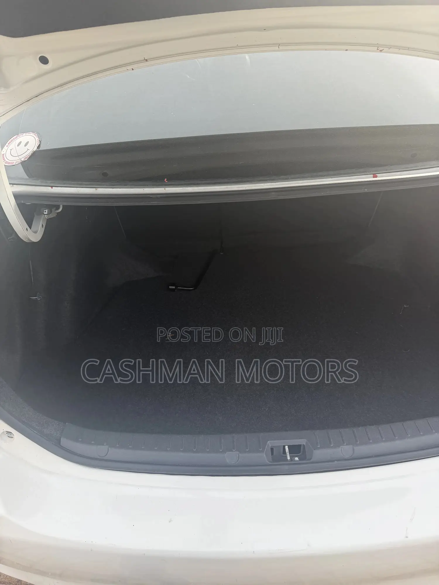 Toyota Corolla LE 4dr Sedan (1.8L 4cyl 4A) 2013 White