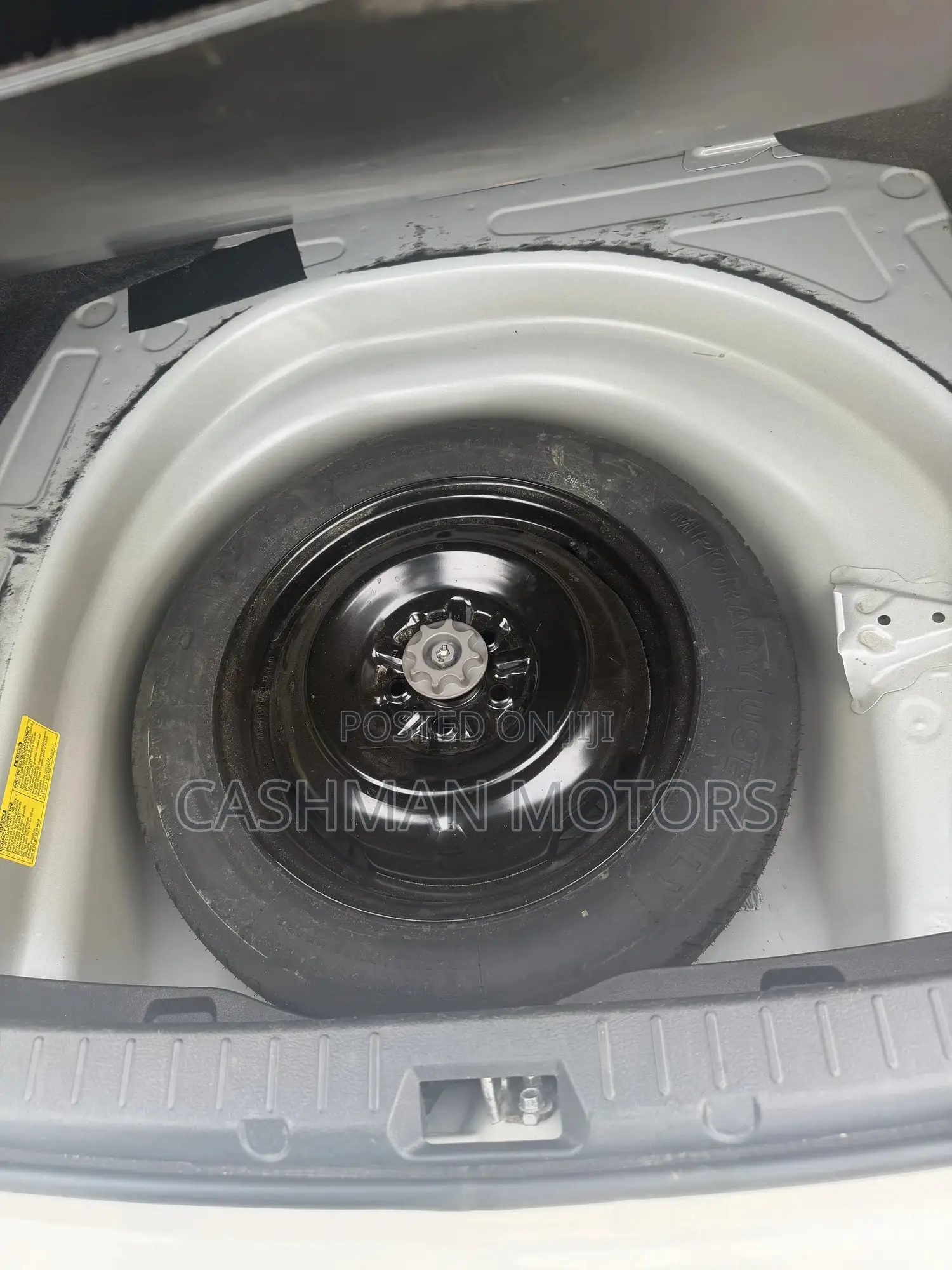 Toyota Corolla LE 4dr Sedan (1.8L 4cyl 4A) 2013 White