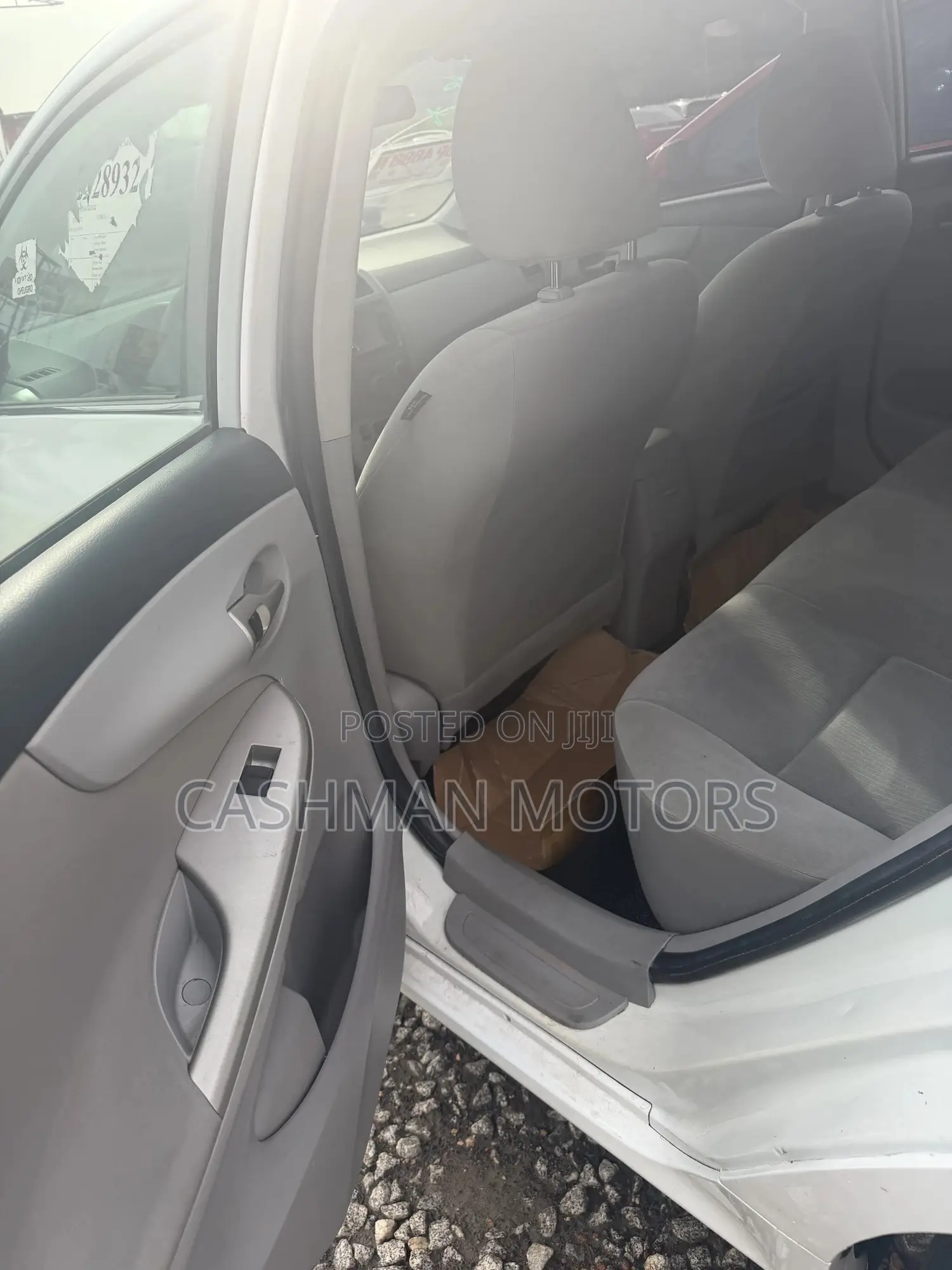 Toyota Corolla LE 4dr Sedan (1.8L 4cyl 4A) 2013 White