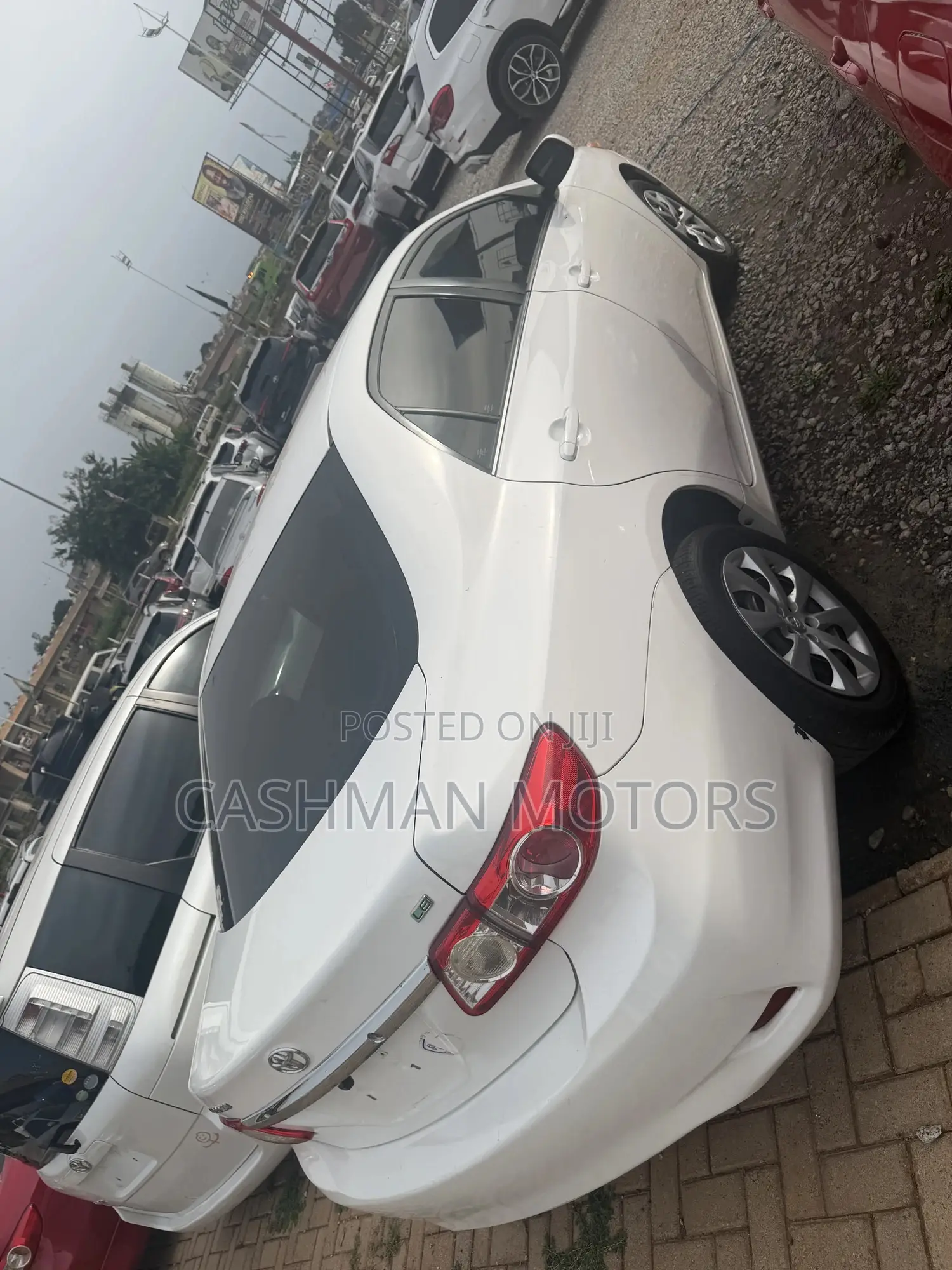 Toyota Corolla LE 4dr Sedan (1.8L 4cyl 4A) 2013 White
