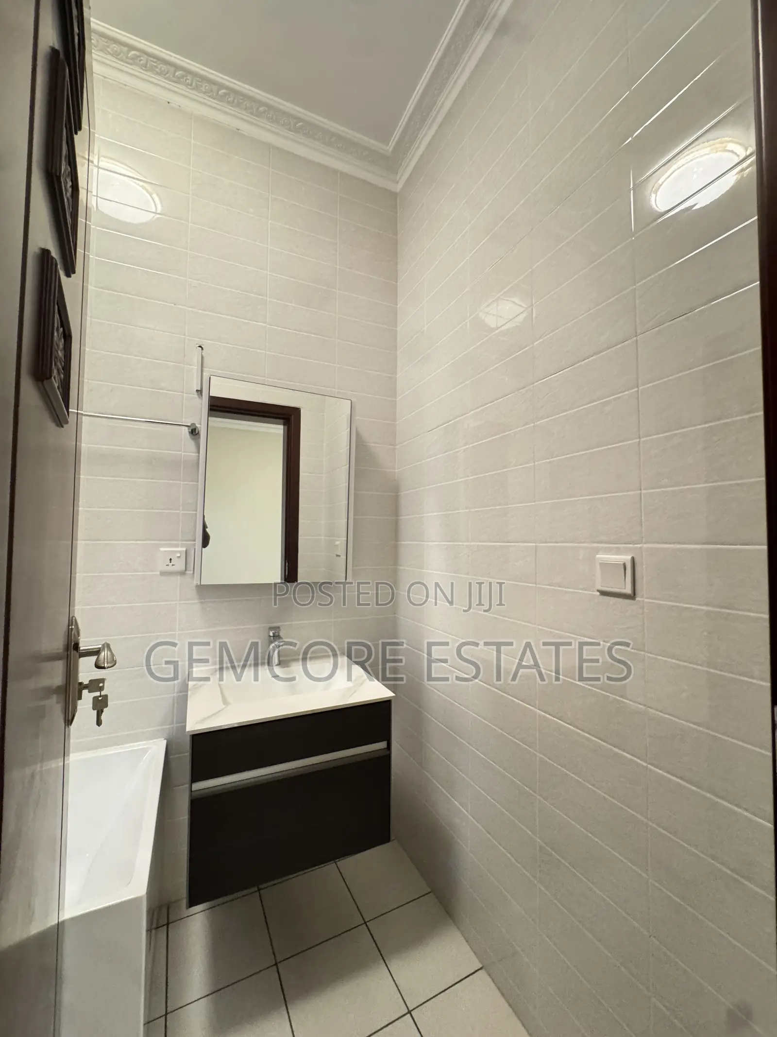 4bdrm Townhouse / Terrace in Coco Vanilla, Adjiriganor for rent