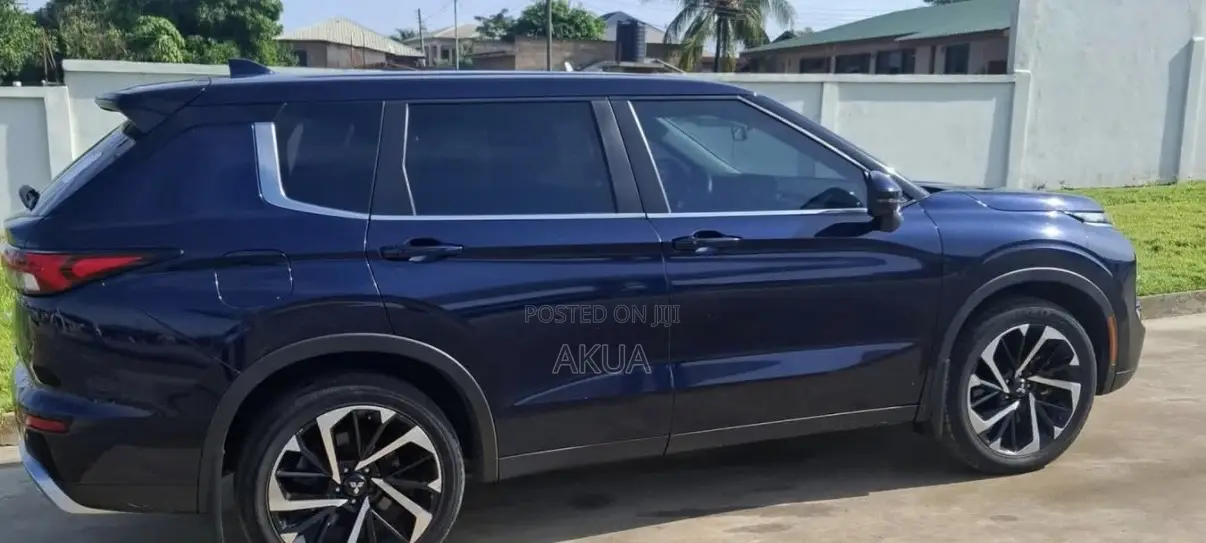 Mitsubishi Outlander SE Launch Edition 2022 Blue