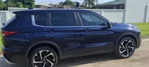 Mitsubishi Outlander SE Launch Edition 2022 Blue