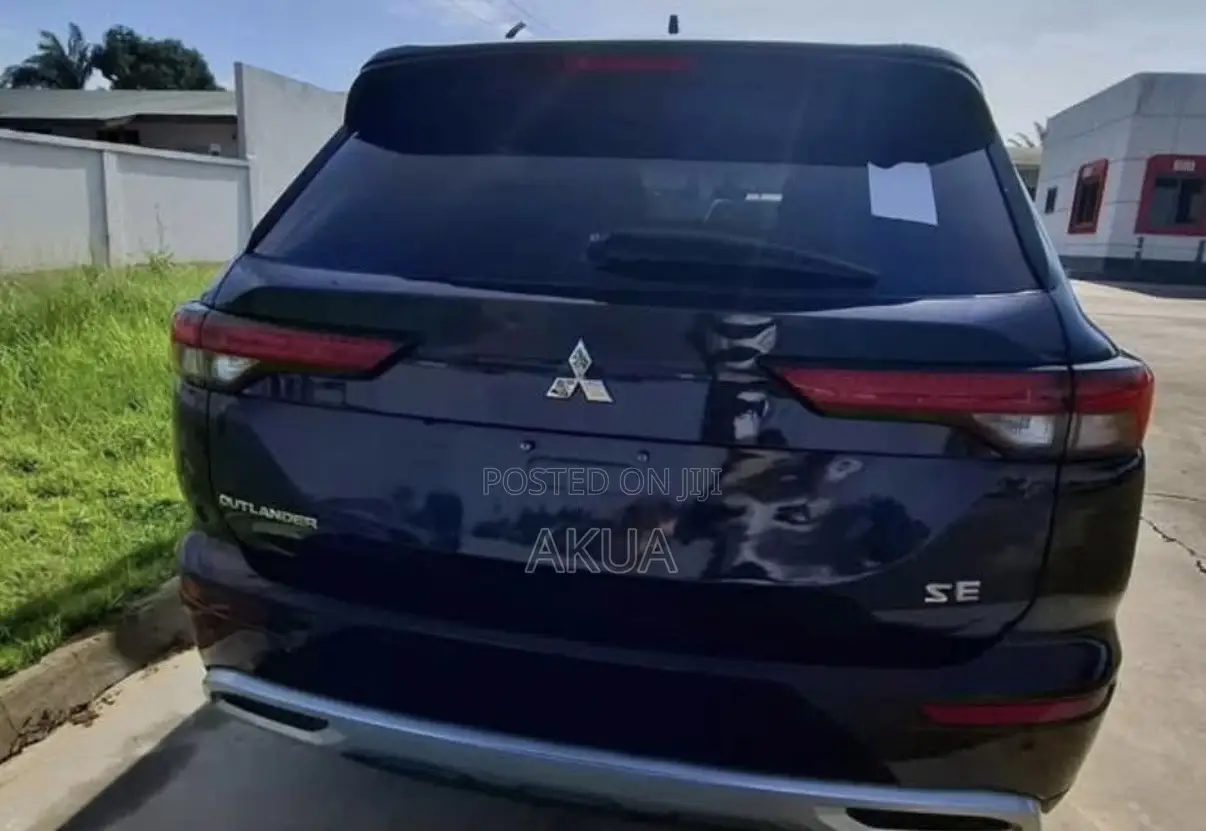 Mitsubishi Outlander SE Launch Edition 2022 Blue