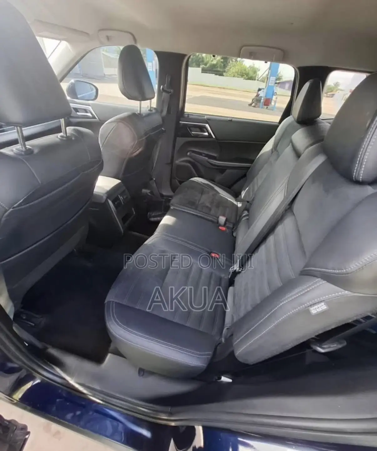 Mitsubishi Outlander SE Launch Edition 2022 Blue