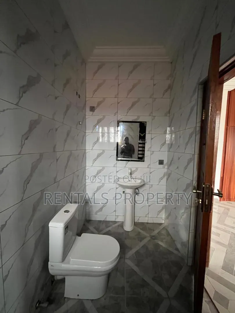 3bdrm Mansion in New Legon for rent