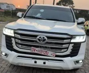 Toyota Land Cruiser 4.0 V6 GX-R 2015 White