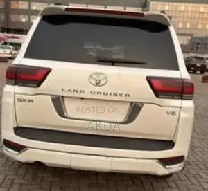 Toyota Land Cruiser 4.0 V6 GX-R 2015 White