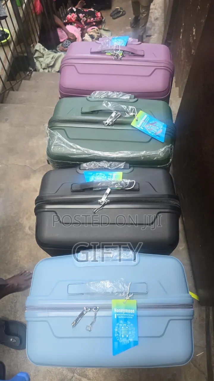 3 Set Traveling Bag