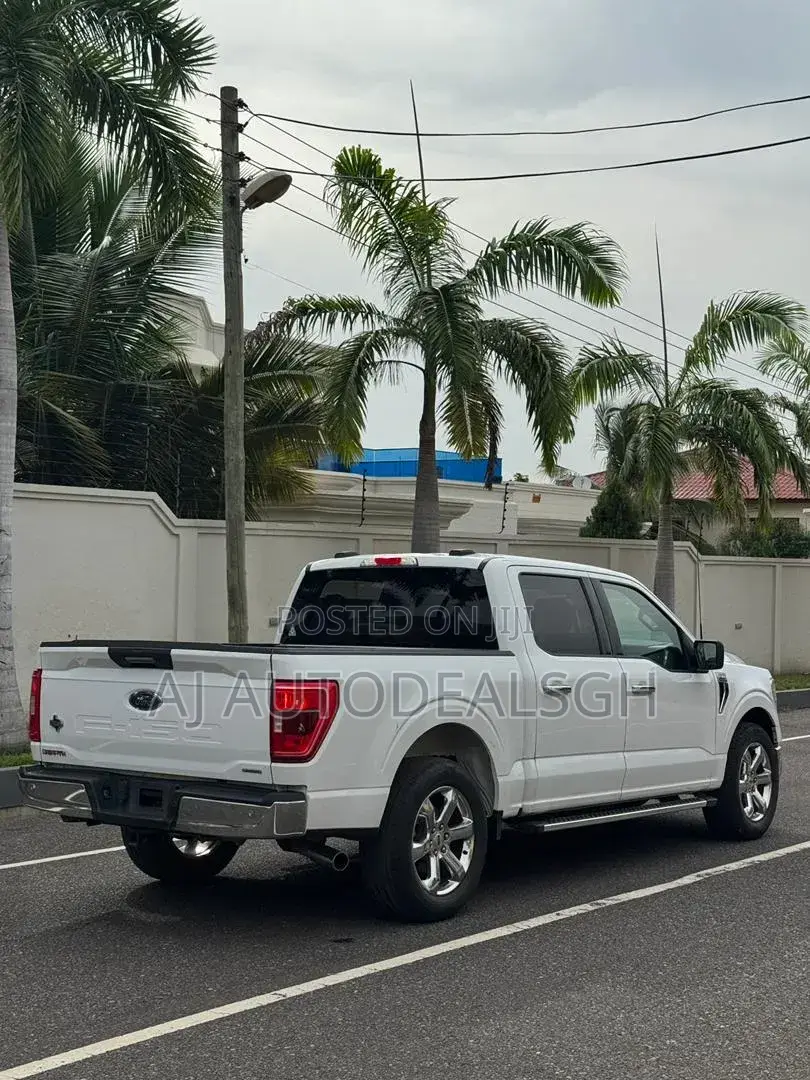 Ford F-150 XL 2022 White