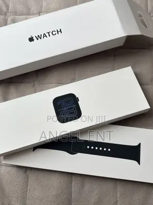 Apple Series 8 Watch Available in Box (Location: Adum Kumasi)