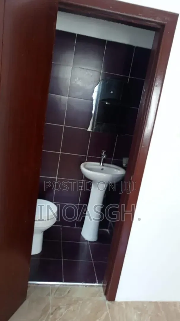 3bdrm Apartment in Oak Villa, Adenta for rent