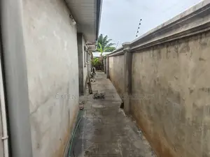 4bdrm House in Adenta, New Legon for rent