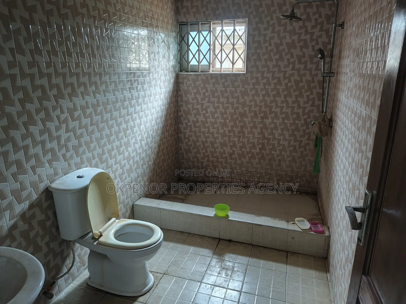 4bdrm House in Adenta, New Legon for rent