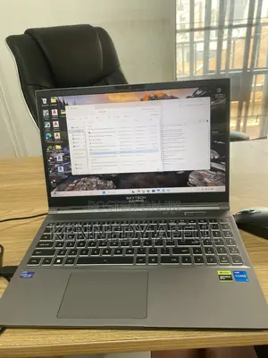 New Laptop 4GB Intel Core i5 SSD 1T