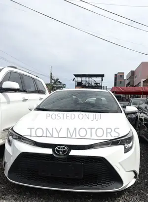 Toyota Corolla LE 2022 White