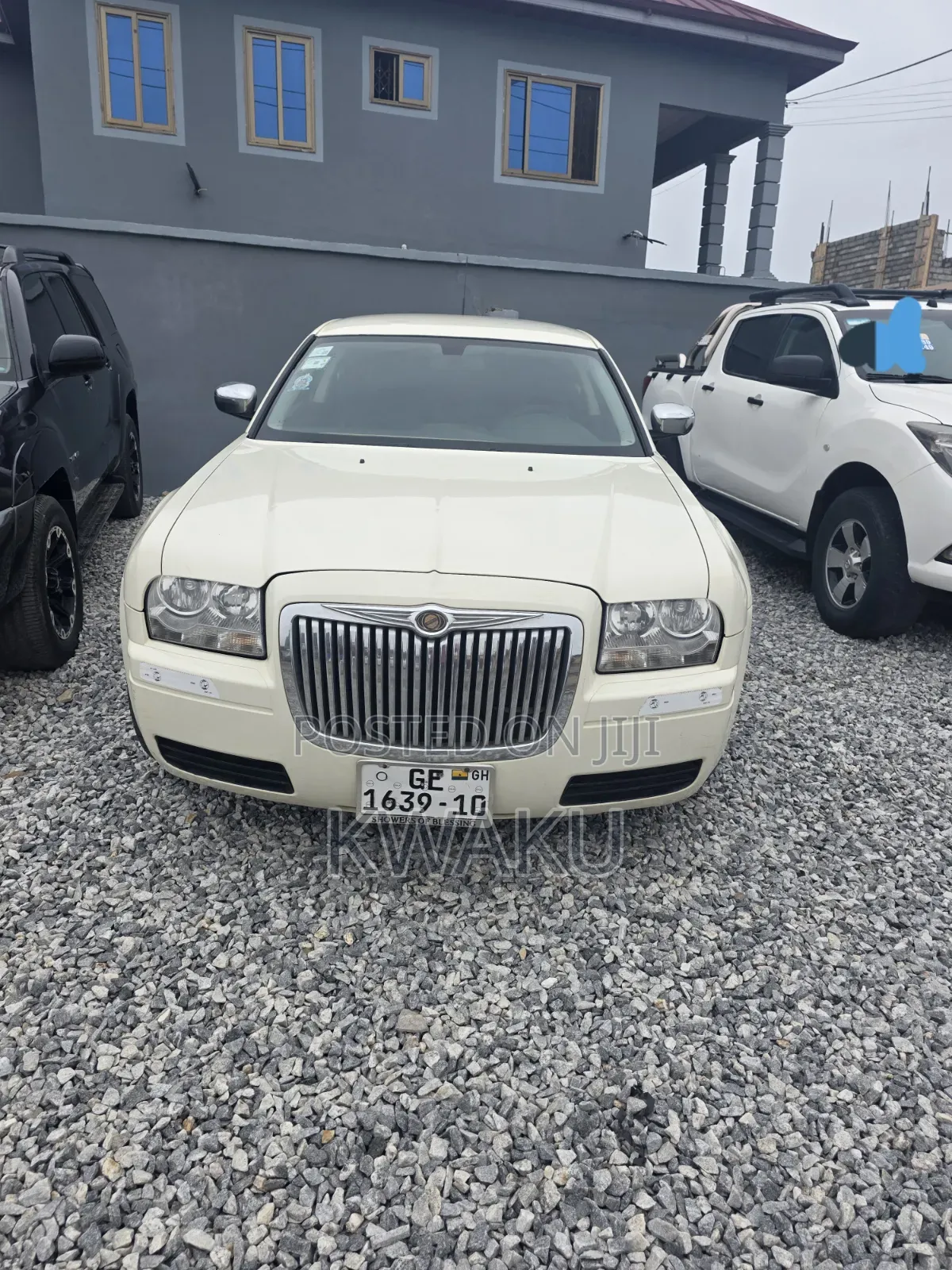 Chrysler 300 2010 Off white