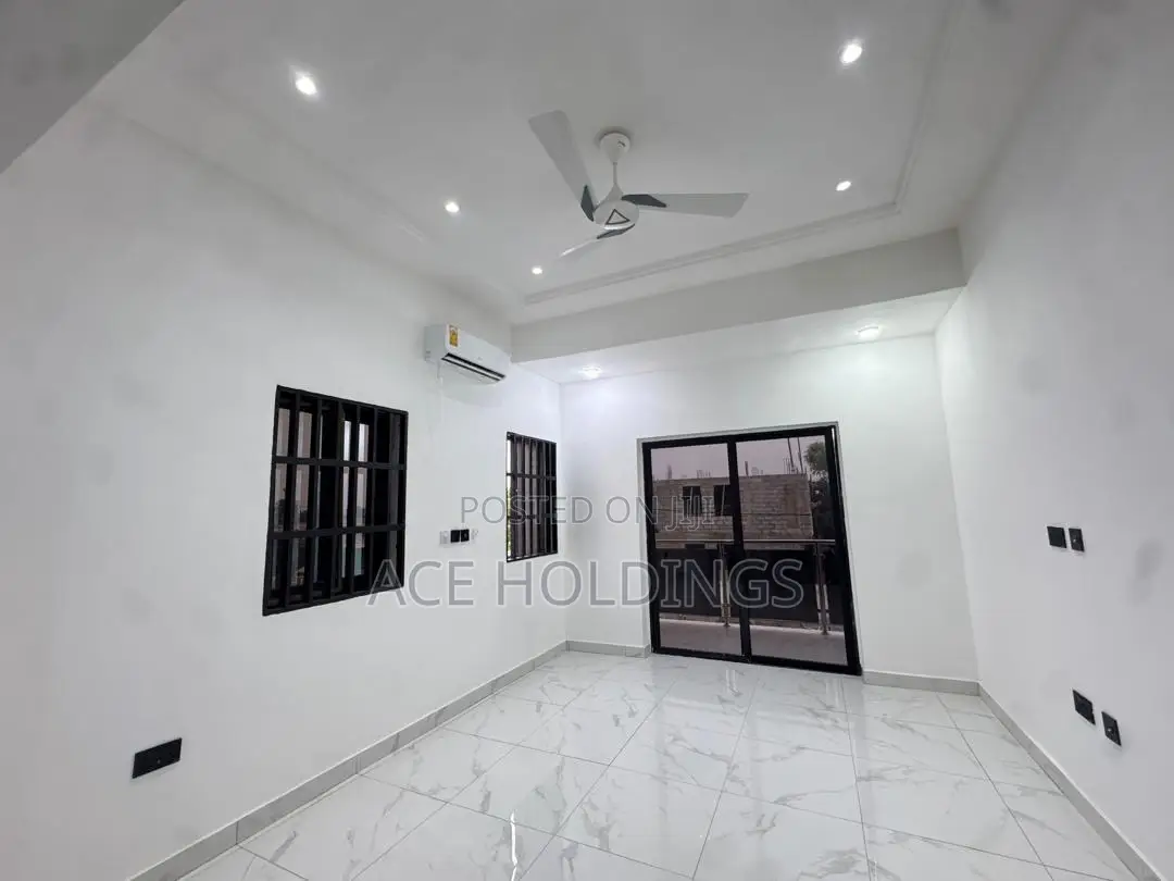4bdrm House in Ashale Botwe for sale