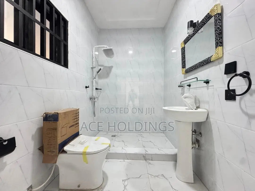 4bdrm House in Ashale Botwe for sale