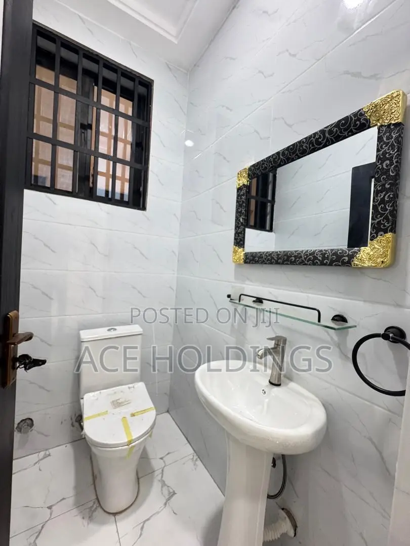 4bdrm House in Ashale Botwe for sale