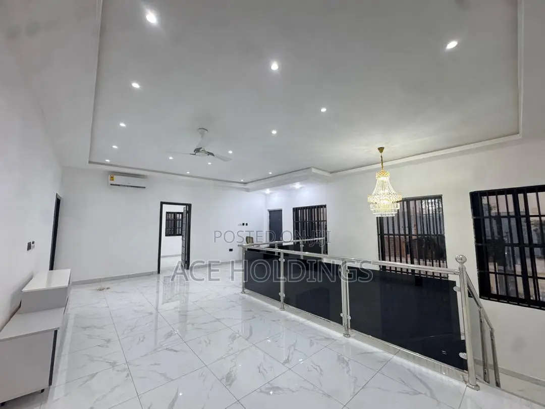 4bdrm House in Ashale Botwe for sale