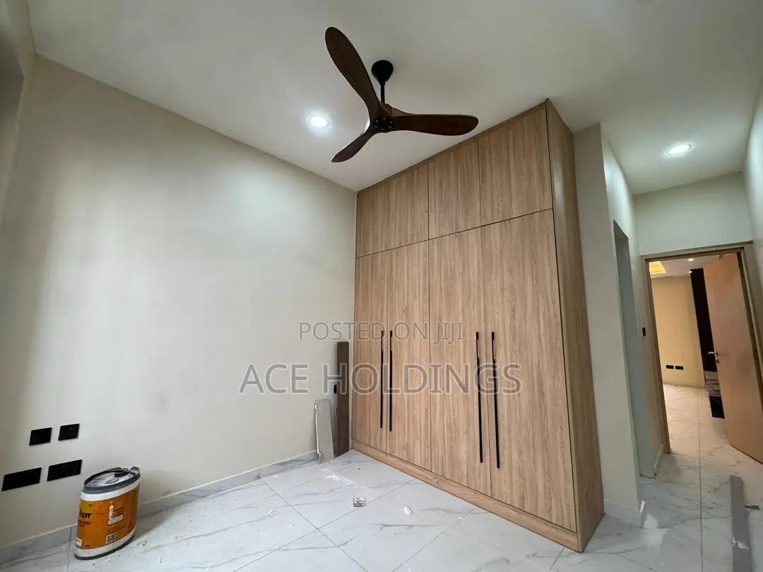 4bdrm Mansion in East Legon for sale