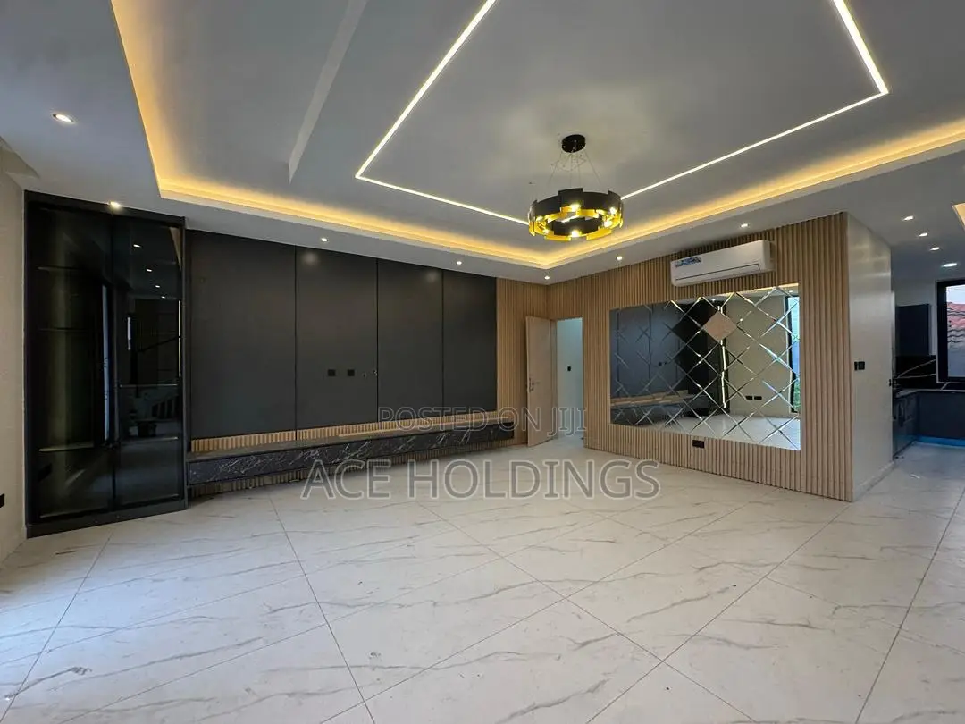 4bdrm Mansion in East Legon for sale