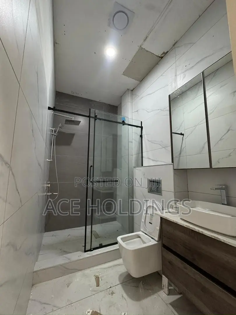 4bdrm Mansion in East Legon for sale