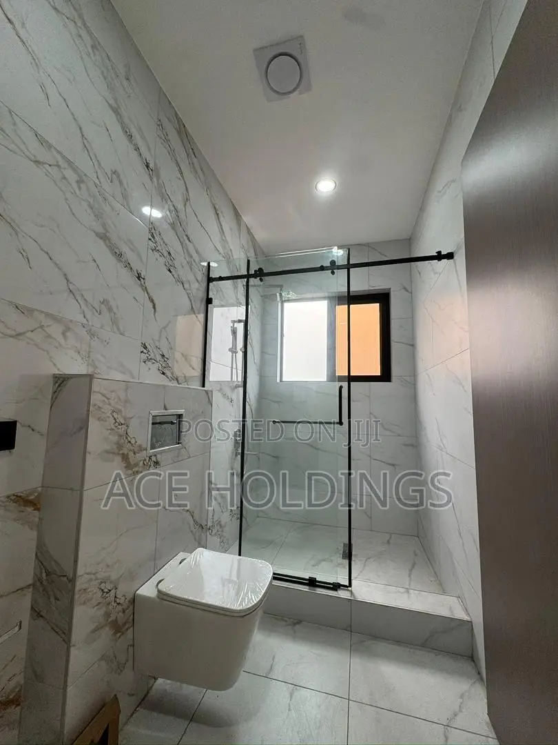 4bdrm Mansion in East Legon for sale