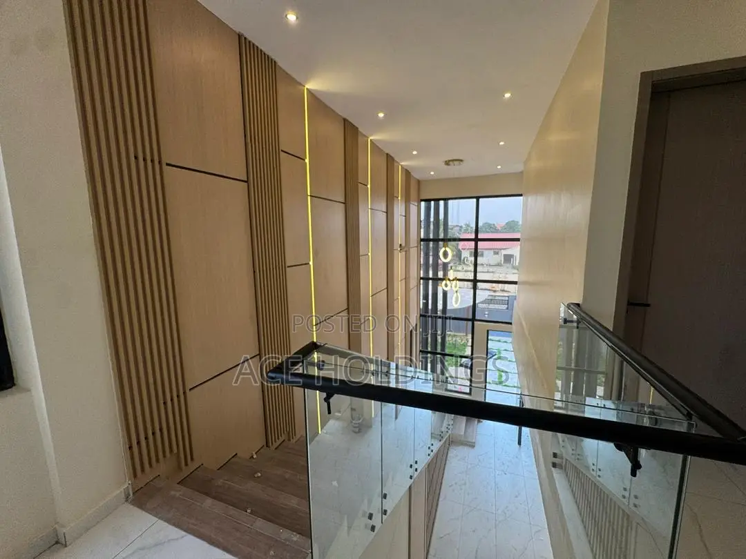 4bdrm Mansion in East Legon for sale