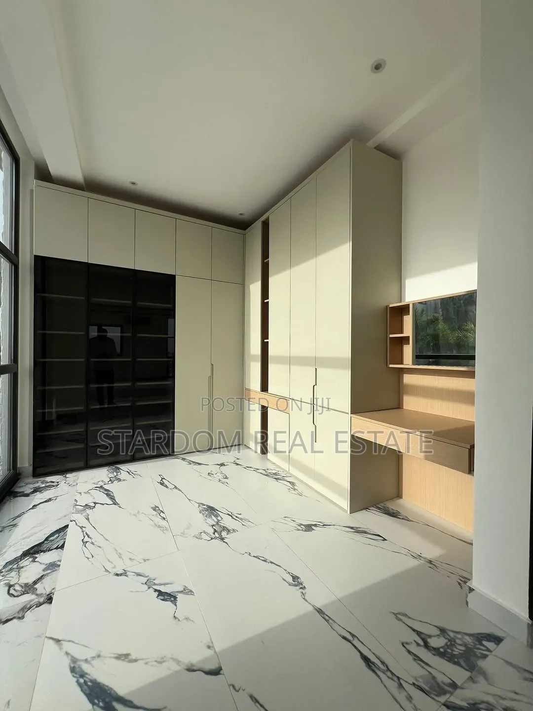 5bdrm Duplex in East Legon, Ability for sale