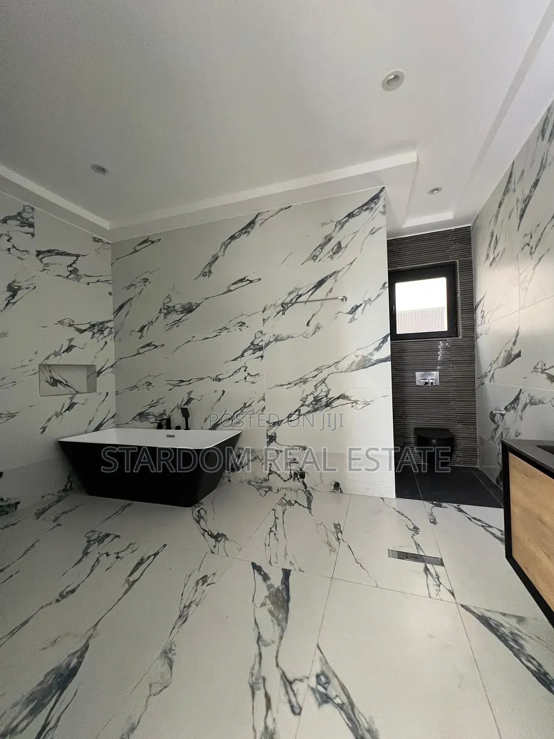 5bdrm Duplex in East Legon, Ability for sale