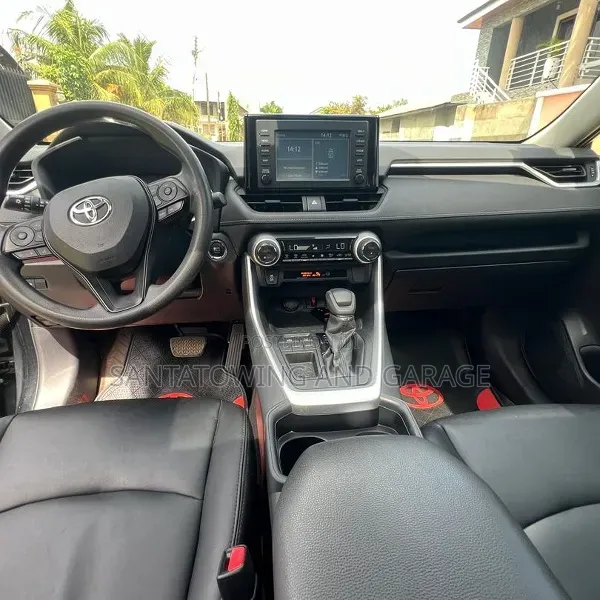Toyota RAV4 XLE AWD 2019 Black