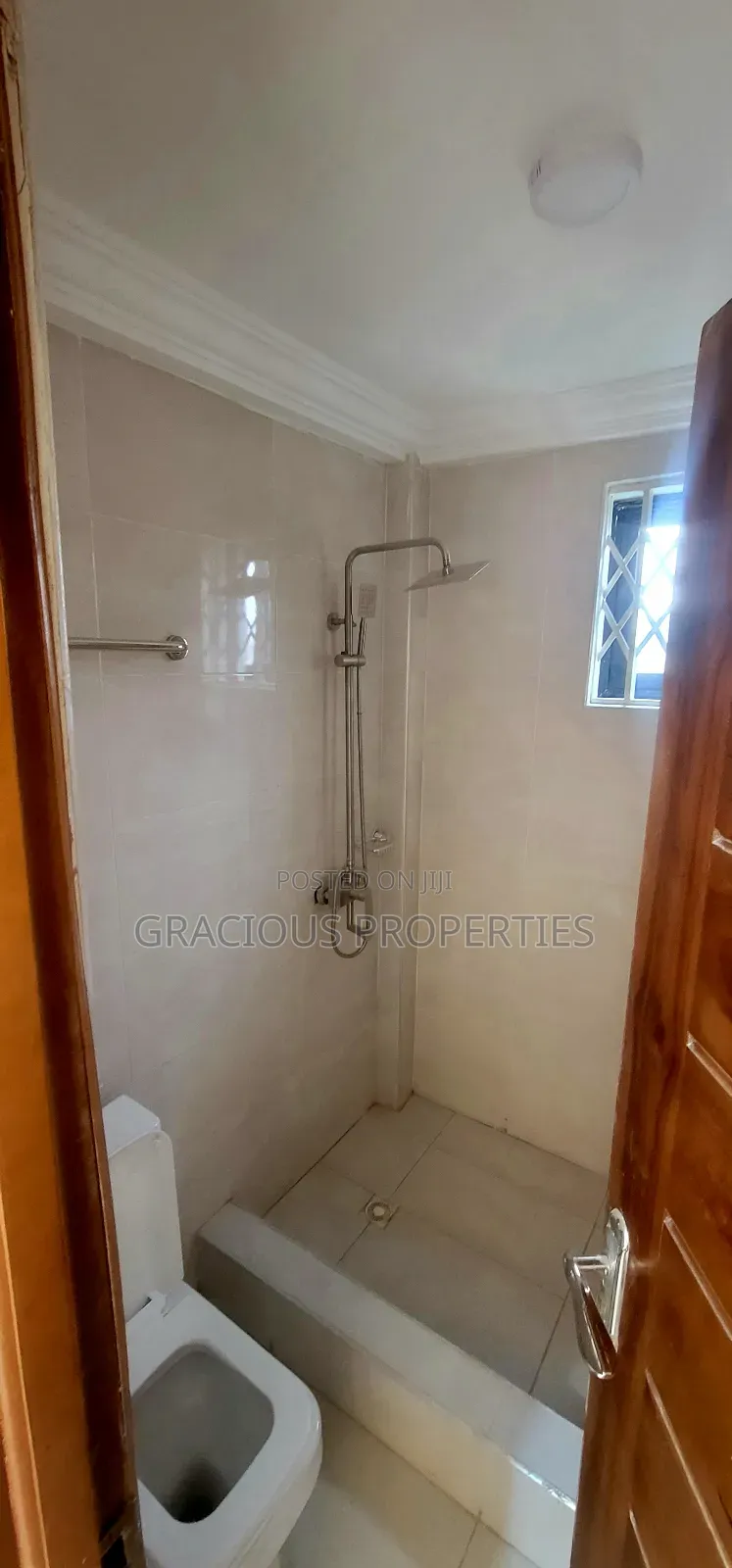 2bdrm Apartment in Gracious Properties, Lapaz for rent